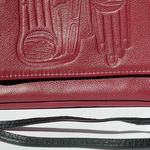 NWOT Handmade Spirit Of The Wild Red Healing Hands Small Crossbody - Picture 3 of 9